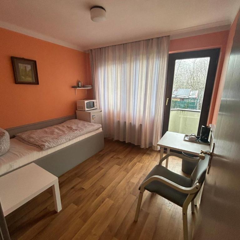 2-Rent Group Hostel Rooms AUB162 - Einzelzimmer - 1