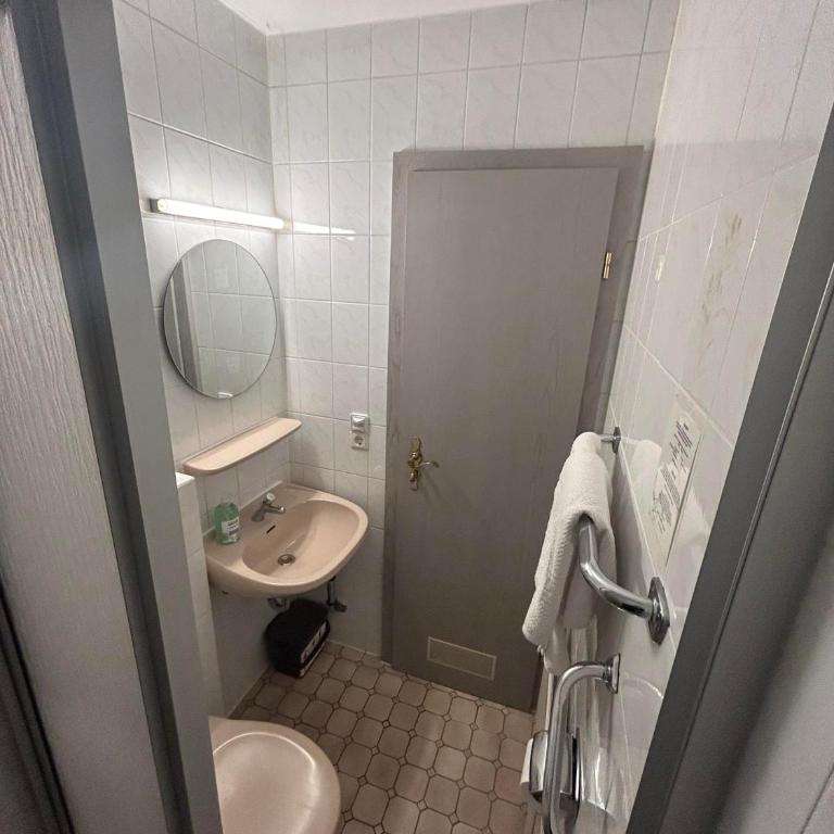 2-Rent Group Hostel Rooms AUB162 - Einzelzimmer - 6