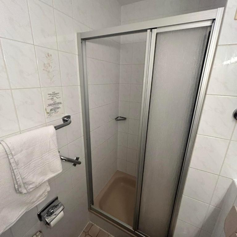 2-Rent Group Hostel Rooms AUB162 - Einzelzimmer - 1