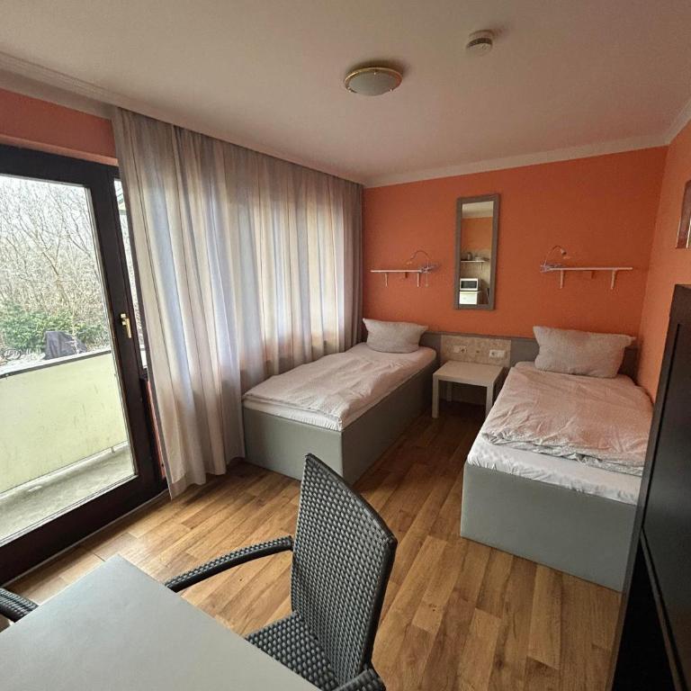 2-Rent Group Hostel Rooms AUB162 - Standard Zweibettzimmer - 2