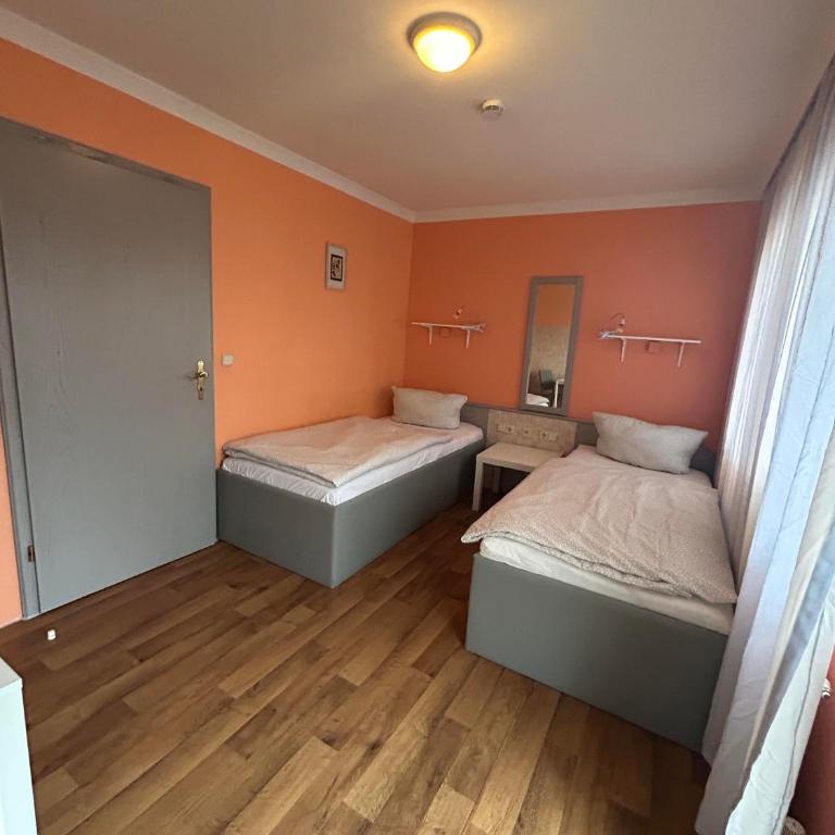 2-Rent Group Hostel Rooms AUB162 - Standard Zweibettzimmer - 5