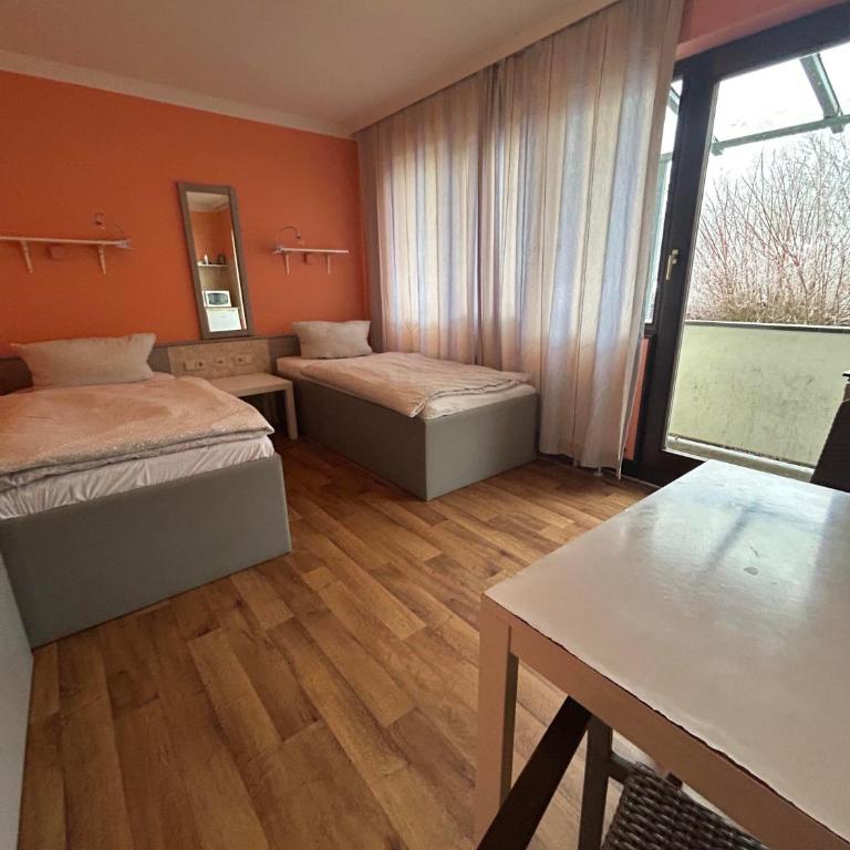 2-Rent Group Hostel Rooms AUB162 - Standard Zweibettzimmer - 6