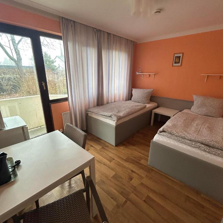 2-Rent Group Hostel Rooms AUB162 - Standard Zweibettzimmer - 2