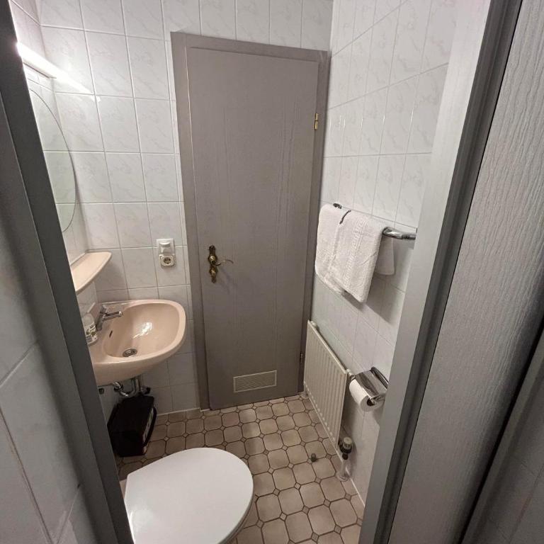 2-Rent Group Hostel Rooms AUB162 - Einzelzimmer - 7