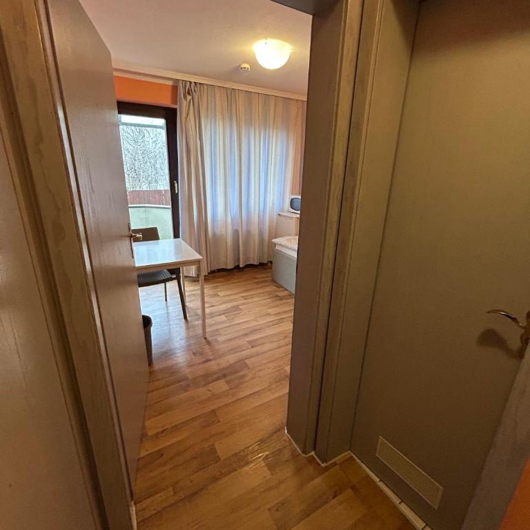 2-Rent Group Hostel Rooms AUB162 - Einzelzimmer - 4