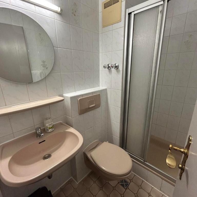 2-Rent Group Hostel Rooms AUB162 - Standard Zweibettzimmer - 4