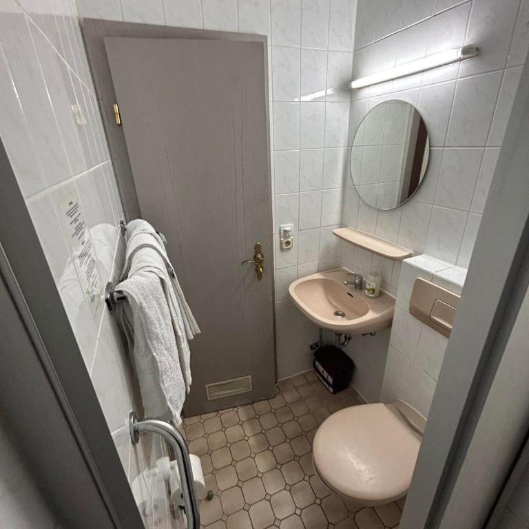 2-Rent Group Hostel Rooms AUB162 - Standard Zweibettzimmer - 3