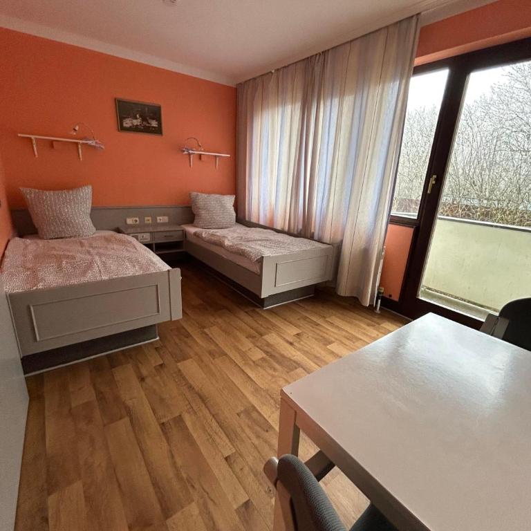 2-Rent Group Hostel Rooms AUB162 - Standard Zweibettzimmer - 2