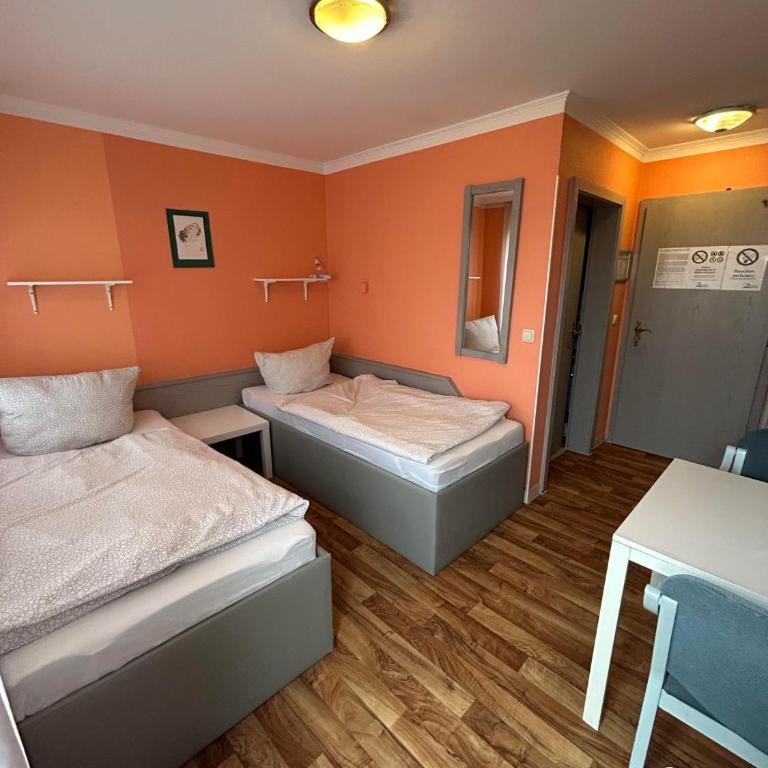 2-Rent Group Hostel Rooms AUB162 - Standard Zweibettzimmer - 3