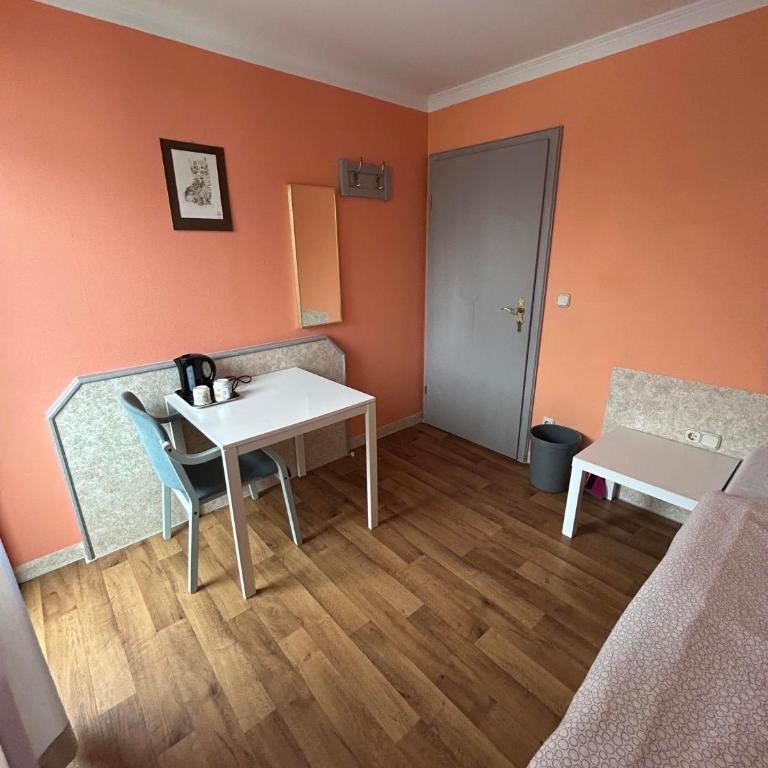 2-Rent Group Hostel Rooms AUB162 - Einzelzimmer - 6