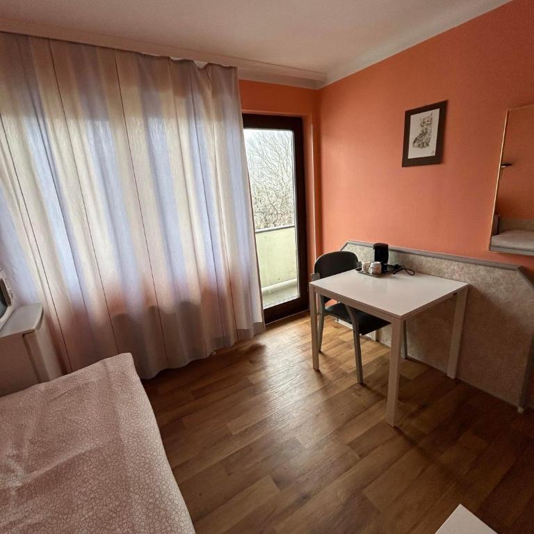 2-Rent Group Hostel Rooms AUB162 - Einzelzimmer - 2