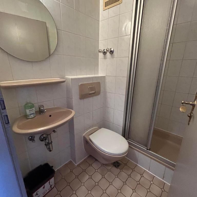 2-Rent Group Hostel Rooms AUB162 - Standard Zweibettzimmer - 2