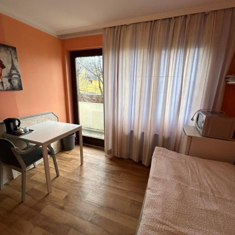 2-Rent Group Hostel Rooms AUB162 - Einzelzimmer - 1