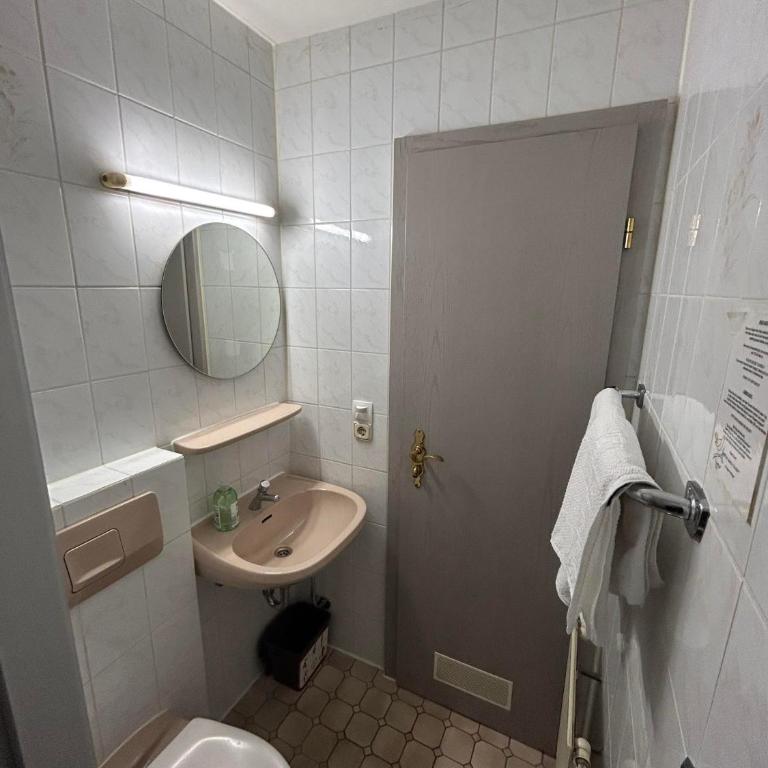 2-Rent Group Hostel Rooms AUB162 - Einzelzimmer - 5