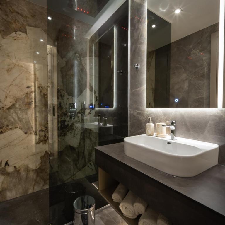 Luxury Apartments Palata - Stan Infinity - Deluks Apartman sa 1 Spavaćom Sobom i Pogledom na Grad - 5