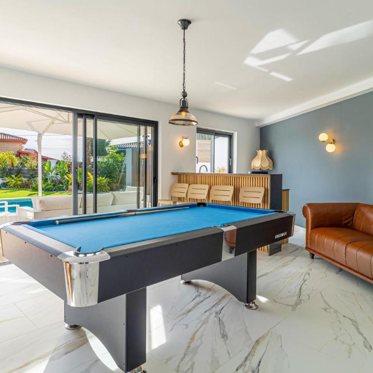 Amazing Villa With Heated Pool - Casa de Vacaciones de 6 dormitorios - 3