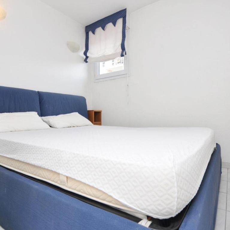 Beautiful Apartment In Vallauris - Appartement 1 Chambre - 4