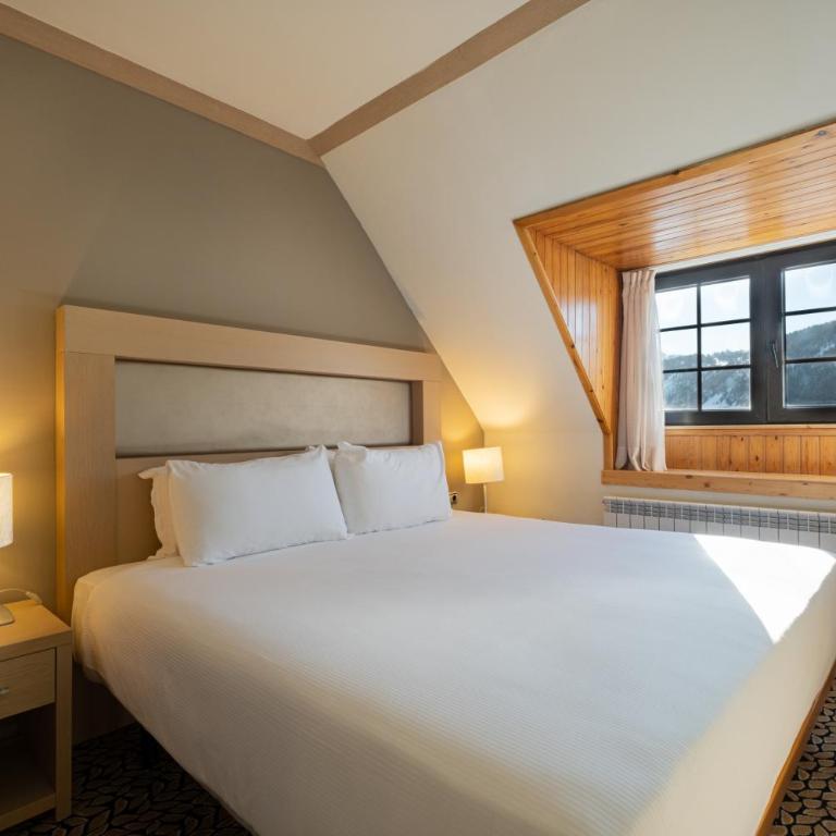 Eurostars Royal Tanau - Habitación Doble Deluxe con vistas a la montaña - 4