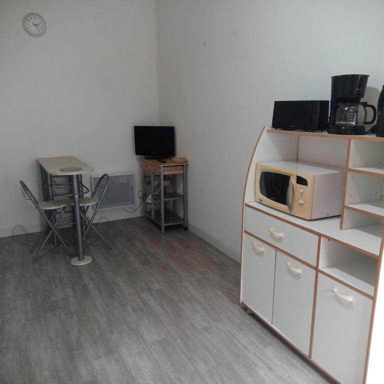 Grand Appartement T1 Entièrement Meublé - Standard Apartment - 6