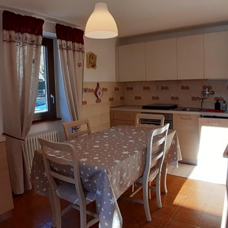 Issime - da Carla (CIR n. 0001) - Appartamento con 2 Camere da Letto - 4