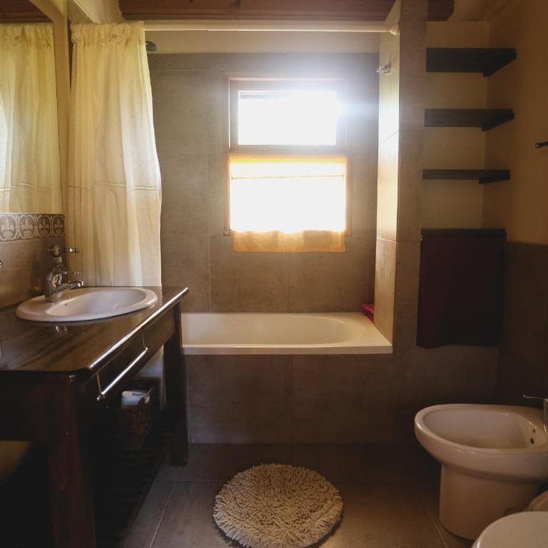 Hermosa Casa cerca del Teleférico Cerro Otto - Casa de 3 dormitorios - 48