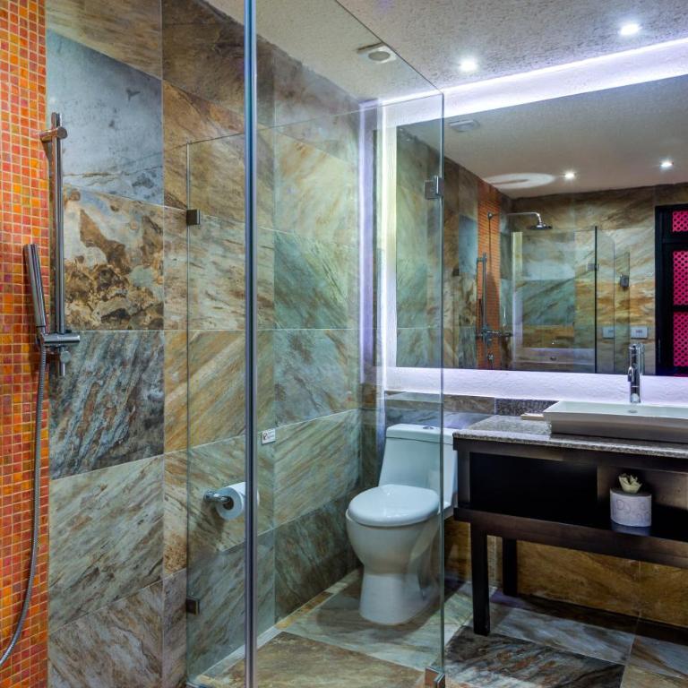 Suites Corazon - Deluxe Double Room with Spa Bath - 10