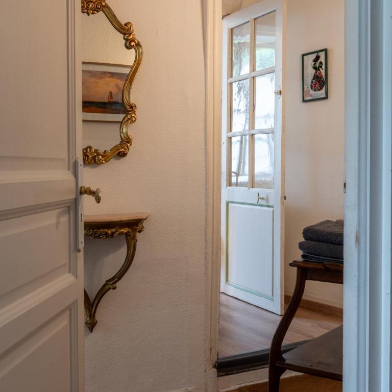 La Maison du Notaire Royal - Family Room with Garden View - 2
