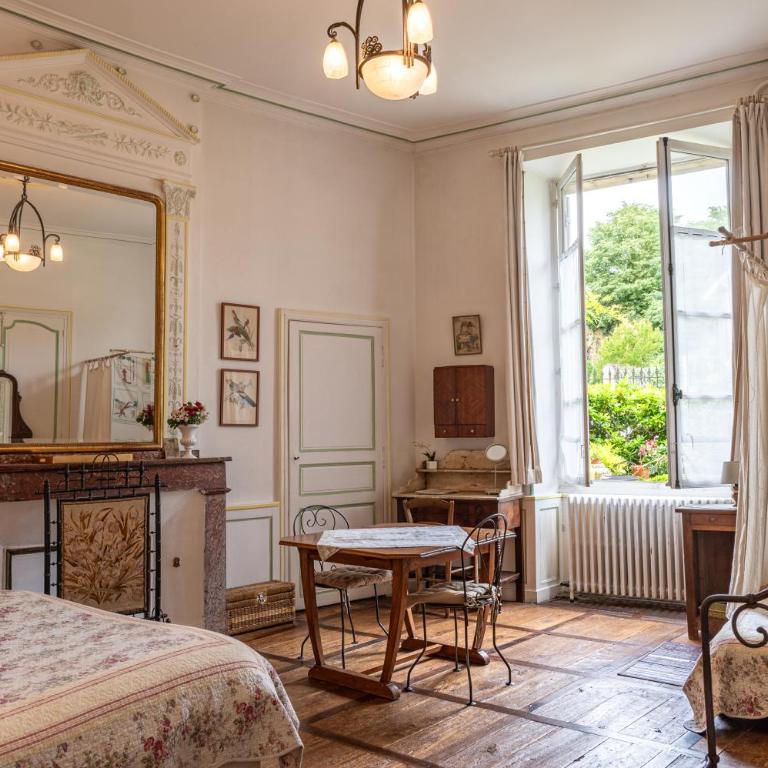 La Maison du Notaire Royal - Family Room with Garden View - 3