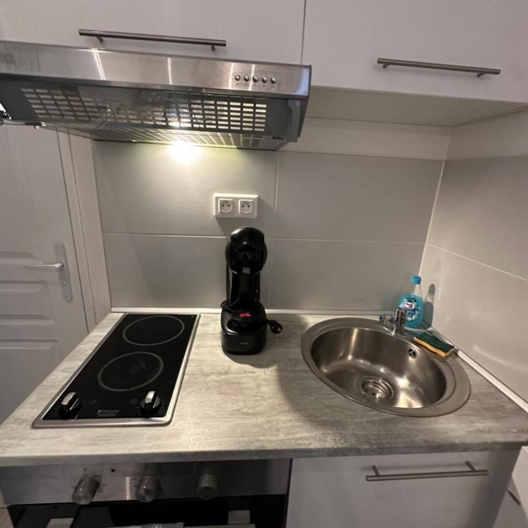 Le 6 - Joli petit studio, Centre ville - stationnement gratuit - Apartamento de 1 dormitorio - 7