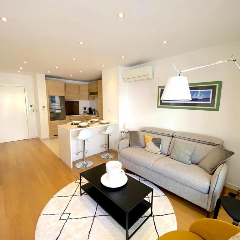 T2 Neuf centre ville Sanary avec garage - Apartment mit 1 Schlafzimmer - 1