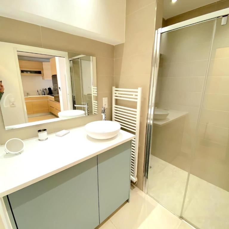T2 Neuf centre ville Sanary avec garage - Apartment mit 1 Schlafzimmer - 9