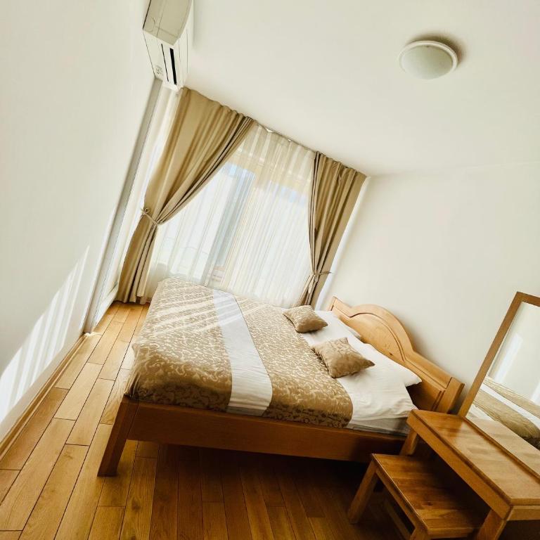 VIP Apartment FOUR - Two-Bedroom Apartment - 5