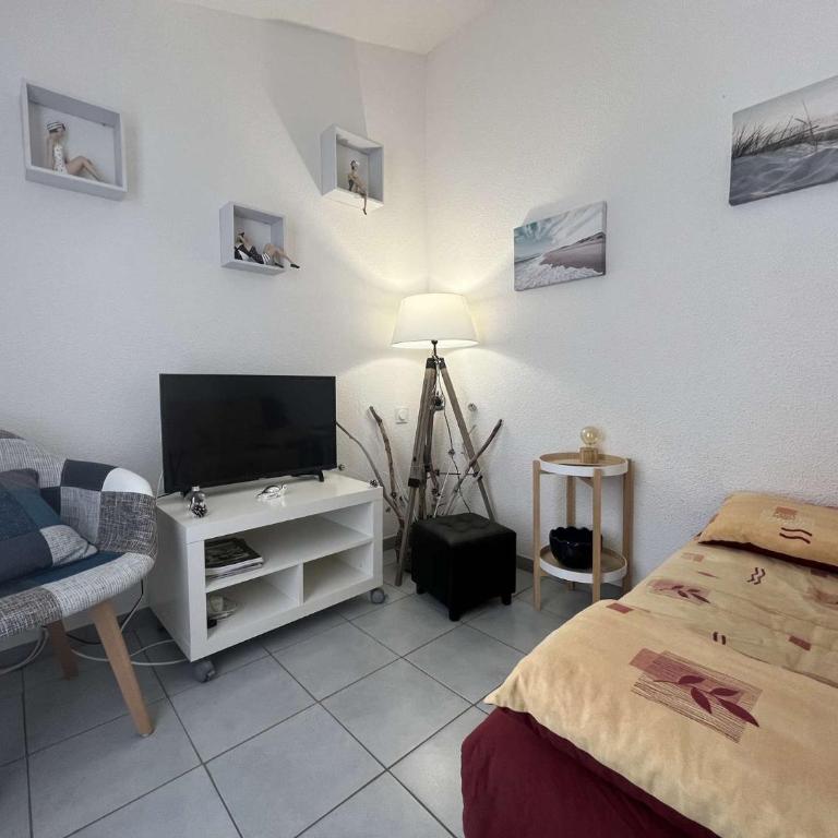 Pavillon 5 Personnes proche de la plage du Grazel GN520-009 - Maison 3 Chambres - 5