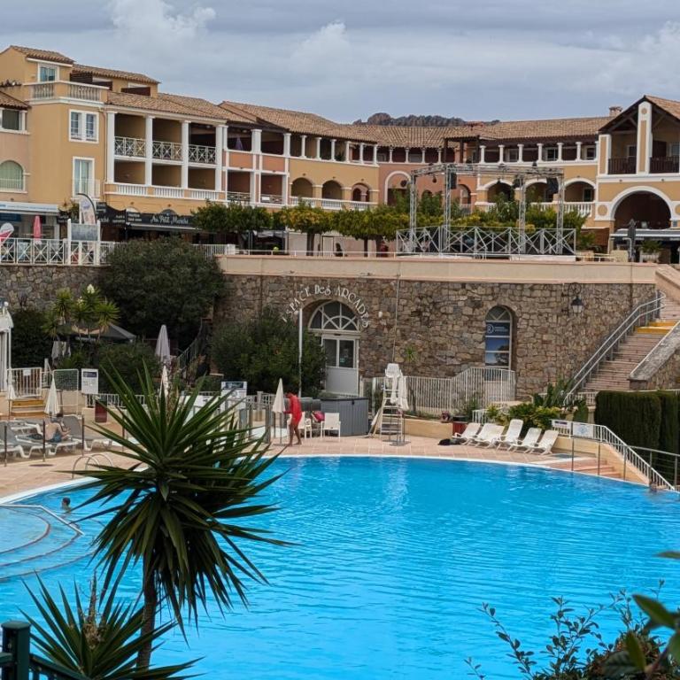 Appartement rez de jardin 4 personnes CAP ESTEREL - Appartamento con 1 Camera da Letto e Terrazza - 27