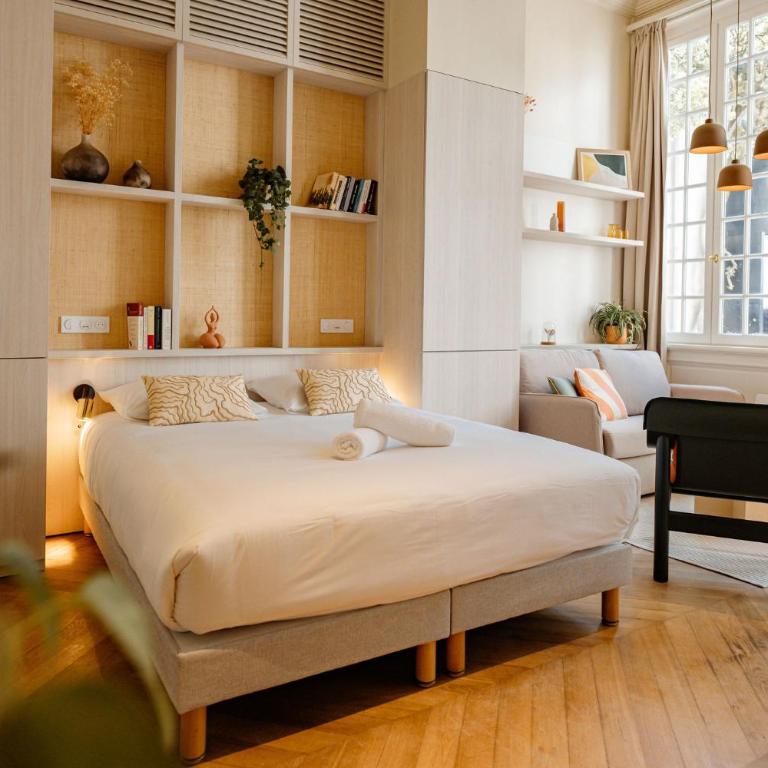 CENTRAL Hôtel La Rochelle Centre - Chambre Double avec Salle de Bains Privative - 1