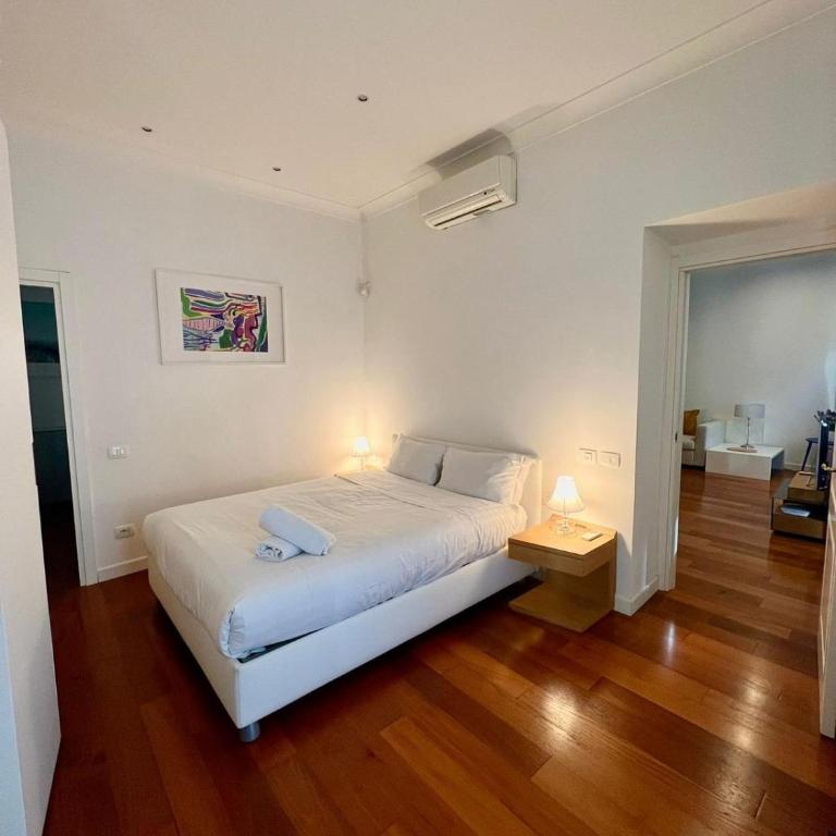 Via Del Corso Home Roma - Apartment with Balcony - 2