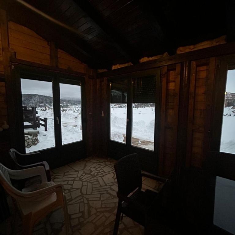 Monutain Lodges Zabljak - One-Bedroom House - 10
