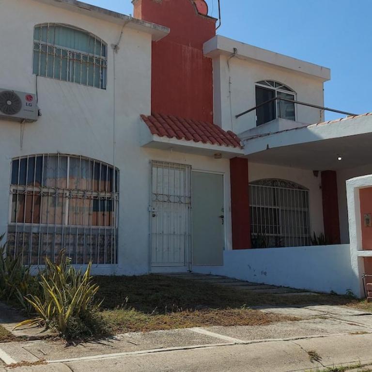 Beach house with private pool and new ac - Four-Bedroom House - 3