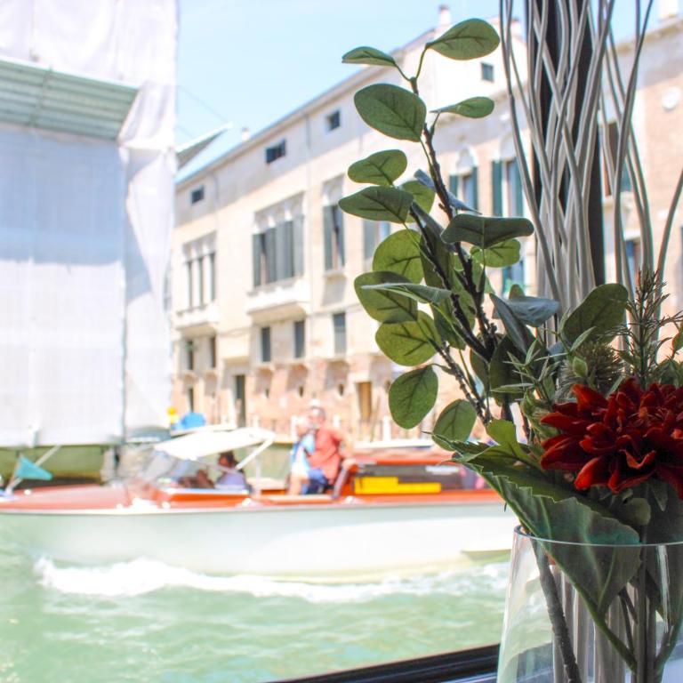 Al Canal Regio - Guest House - Camera Matrimoniale/Doppia con Letti Singoli con Vista Canale - 5