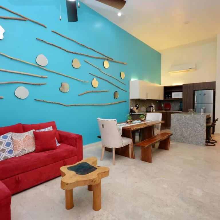 Tropical 3BR Pool near 5th Avenue & Beach - Three-Bedroom Deluxe Apartment - 15