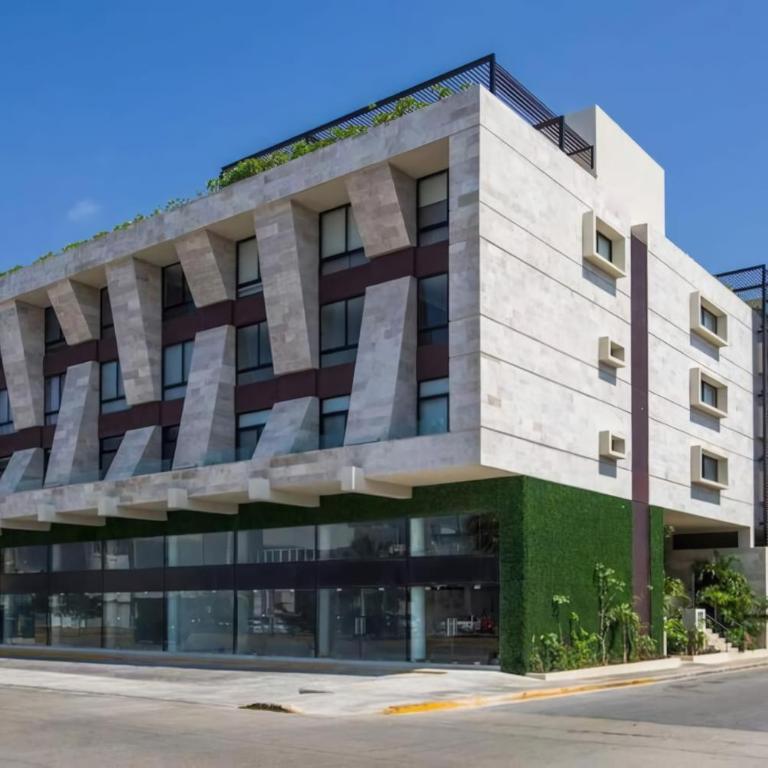 Tropical 3BR Pool near 5th Avenue & Beach - Three-Bedroom Deluxe Apartment - 27