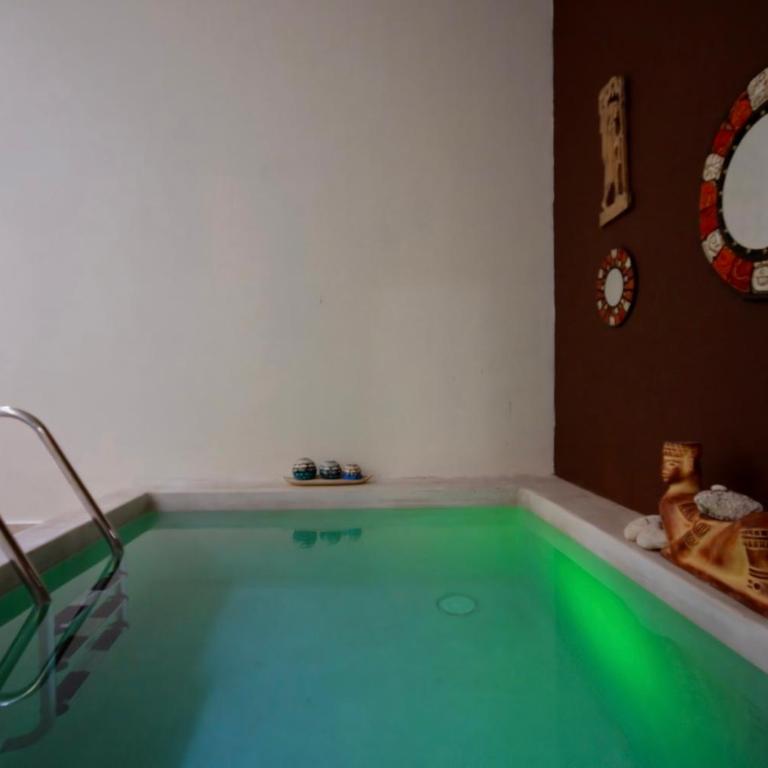 Tropical 3BR Pool near 5th Avenue & Beach - Three-Bedroom Deluxe Apartment - 7