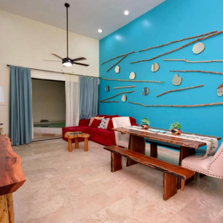 Tropical 3BR Pool near 5th Avenue & Beach - Three-Bedroom Deluxe Apartment - 17