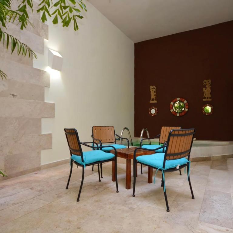 Tropical 3BR Pool near 5th Avenue & Beach - Three-Bedroom Deluxe Apartment - 8
