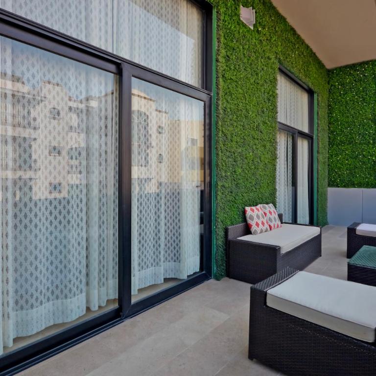 Tropical 3BR Pool near 5th Avenue & Beach - Three-Bedroom Deluxe Apartment - 21