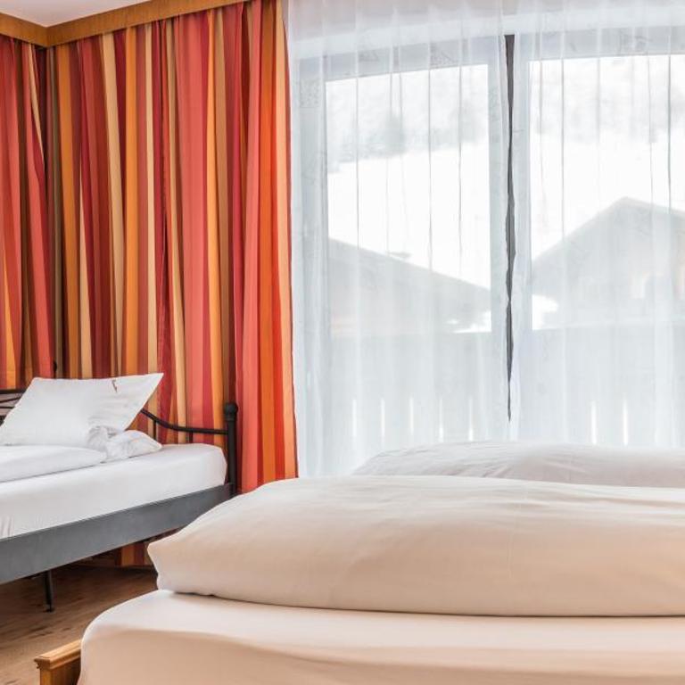 Apart-Pension Oberreiter - Dreibettzimmer mit Balkon - 5