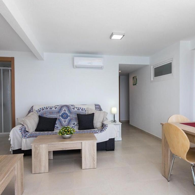 Apartamento Iberia Primera Linea Playa Levante - Three-Bedroom Apartment with Sea View - 4