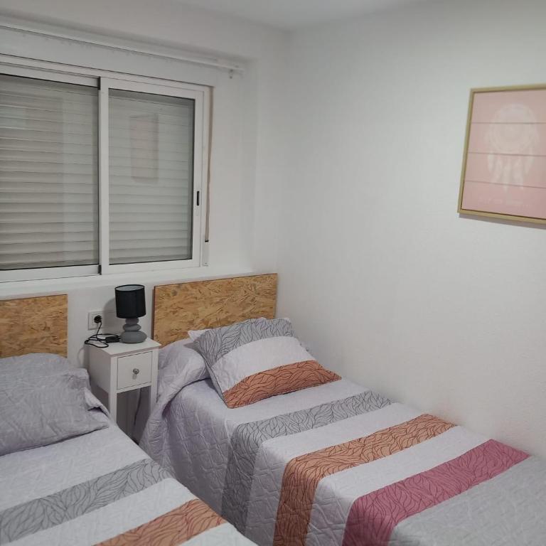 Apartamento Iberia Primera Linea Playa Levante - Three-Bedroom Apartment with Sea View - 14