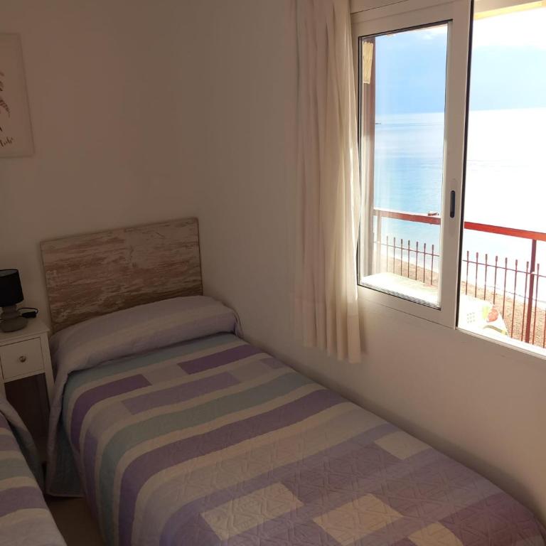 Apartamento Iberia Primera Linea Playa Levante - Three-Bedroom Apartment with Sea View - 12