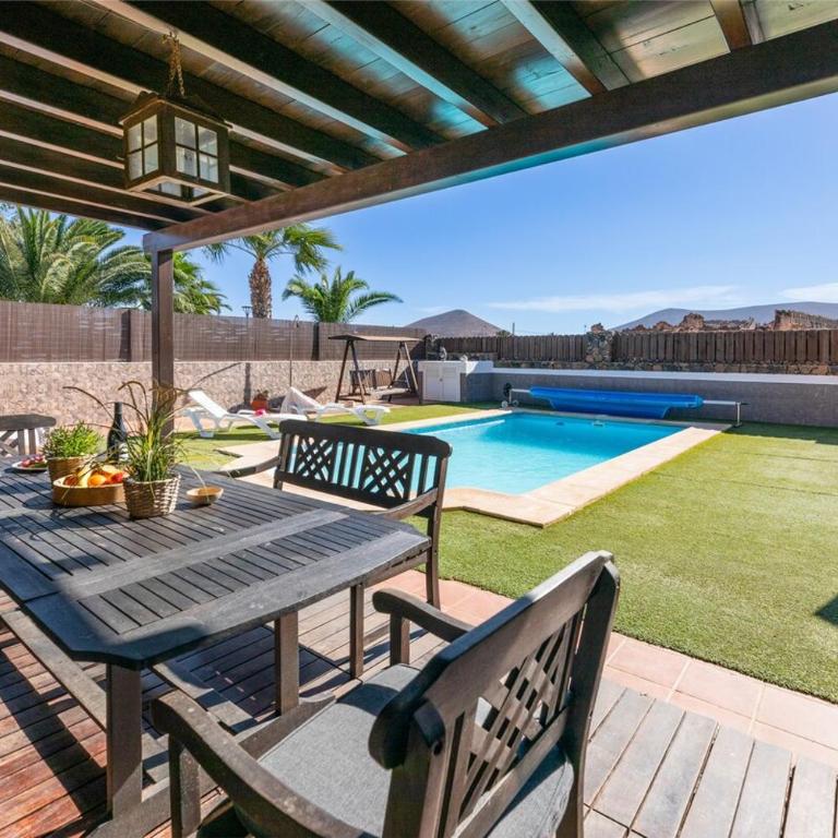 Villa Calma Private Pool La Oliva By Holidays Home - Villa con piscina privada - 5